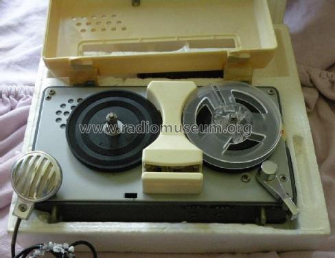 Super De Luxe - 4 Transistor Tape Recorder TP-421; Star-Lite (ID = 1741455) Reg-Riprod