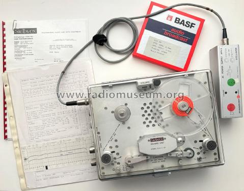 Portable Tape Recorder SP9; Quellet, Georges, (ID = 3099196) R-Player