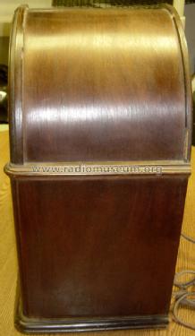 Little Symphony or Sterling F ; Sterling Manuf. Co.; (ID = 1282694) Radio