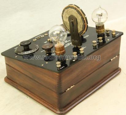 Two-Valve Receiver Type R.1589; Sterling Telephone & (ID = 1948128) Radio