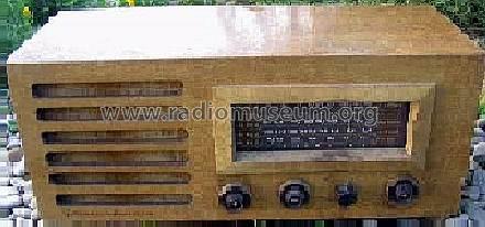 9042A ; Stewart Warner Corp. (ID = 356311) Radio