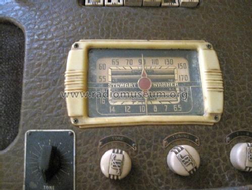 Unknown1 Professional Model; Stewart Warner Corp. (ID = 1716152) Radio