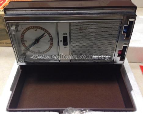 8 Transistor Travel Clock Radio SM-8C ; Sun Mark - American (ID = 1734073) Radio