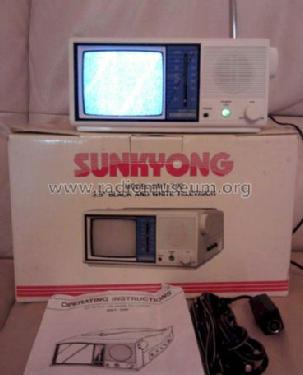3.5' Black and White Television SMT-700; Sunkyong Group; (ID = 1190690) Fernseh-E