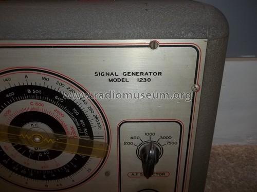 Signal Generator 1230; Superior Instruments (ID = 1341892) Equipment