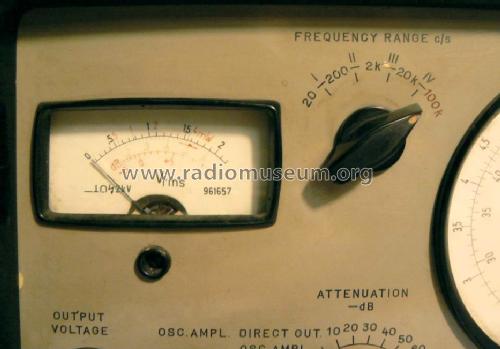 Tr-zed Low Freq. RC. Signal Generator TH-11; Távközlési (ID = 793406) Equipment