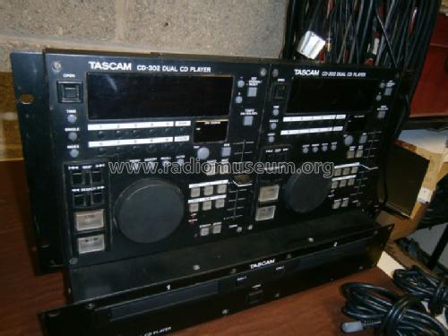 Tascam Dual CD Player CD-302 R-Player TEAC; Tokyo, build 2002 