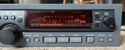 Tascam CD Rewritable Recorder CD-RW2000; TEAC; Tokyo (ID = 2899338) Sonido-V