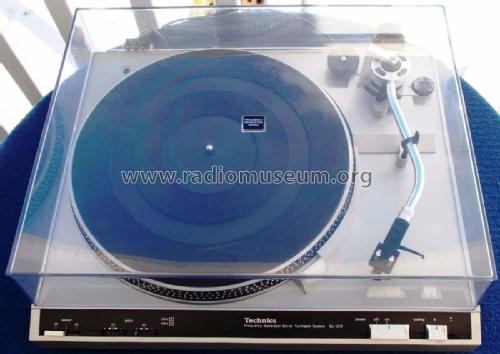 F.G. Belt-Drive Turntable SL-210; Technics brand (ID = 2092261) R-Player