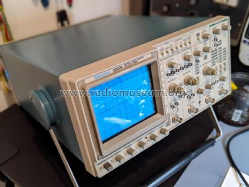 100MHz Oscilloscope with Timer/Voltmeter 2247A; Tektronix; Portland, (ID = 2761508) Equipment