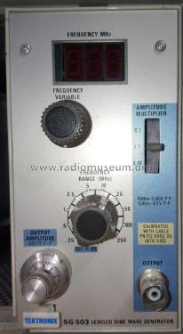 Leveled Sine Wave Generator Plug-In SG503; Tektronix; Portland, (ID = 2962185) Equipment