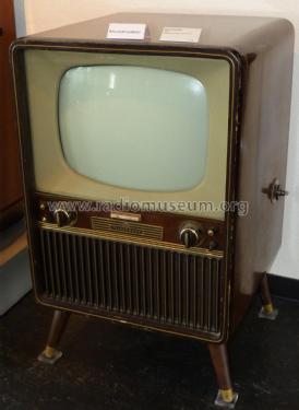 FE4N2/43St; Telefunken (ID = 1995485) Television