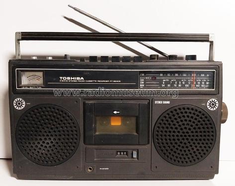 3 Band Stereo Radio Cassette Recorder RT-8240S; Toshiba Corporation; (ID = 2959792) Radio