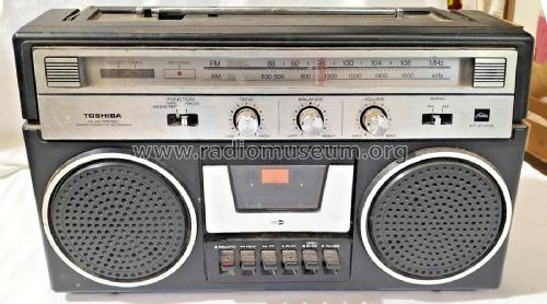 FM/AM Stereo Radio Cassette Recorder RT-2140S; Toshiba Corporation; (ID = 2932134) Radio