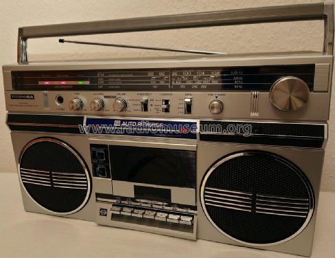 Stereo Radio Cassette Recorder RT-170S Radio Toshiba Corporation 