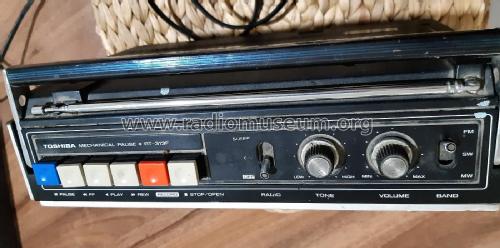 3 Band Radio Cassette Recorder RT-313F; Toshiba Corporation; (ID = 2599234) Radio