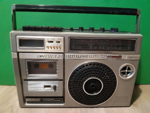 LCD Quartz Clock Radio Cassette Recorder RT-6390; Toshiba Corporation; (ID = 2818631) Radio