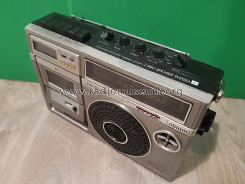 LCD Quartz Clock Radio Cassette Recorder RT-6390; Toshiba Corporation; (ID = 2818632) Radio