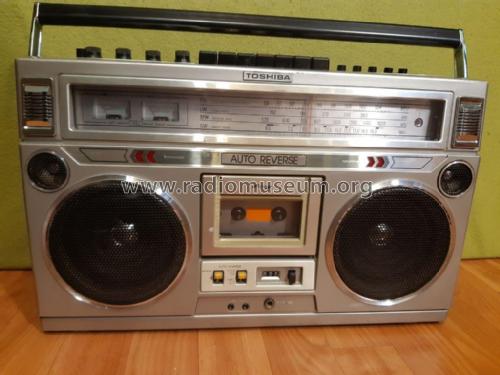 Stereo Radio Cassette Recorder RT 8560S; Toshiba Corporation; (ID = 2643369) Radio