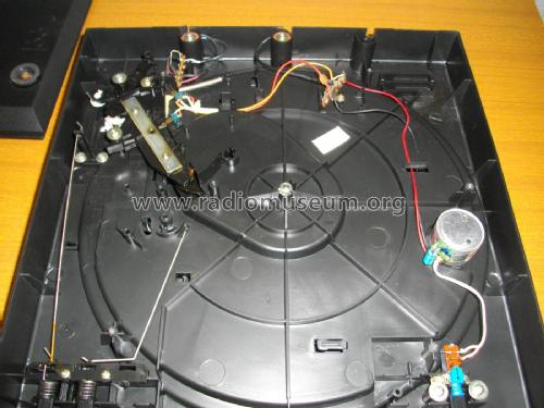 Stereo Turntable SR-3617; Toshiba Corporation; (ID = 1762336) R-Player