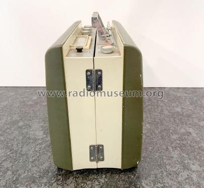 8 Track Stereo FM Stereo CRH-402 ; Toyo Radio Co., Ltd. (ID = 2781199) Radio