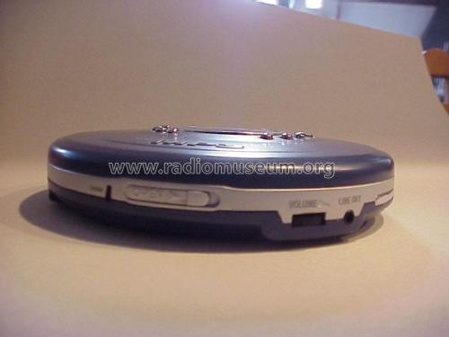 Portable CD/MP3 Player CMP 480; Trevi S.p.A.; Rimini (ID = 2843752) R-Player