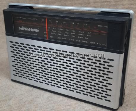 AM/FM U.K. Design Reg. No 983206; Ultrasound, Gebr. (ID = 3120390) Radio