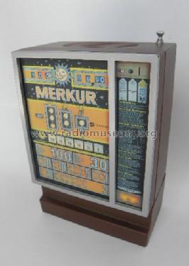 Merkur Spielautomat Gauselmann; UNBEKANNTE FIRMA D / (ID = 976743) Radio