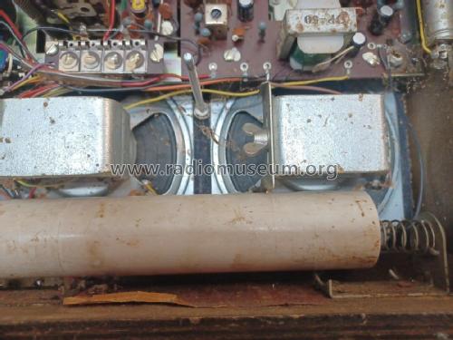 8 Transistor 2 Band 2 Speaker UR-804; United Royal Radio & (ID = 2958888) Radio