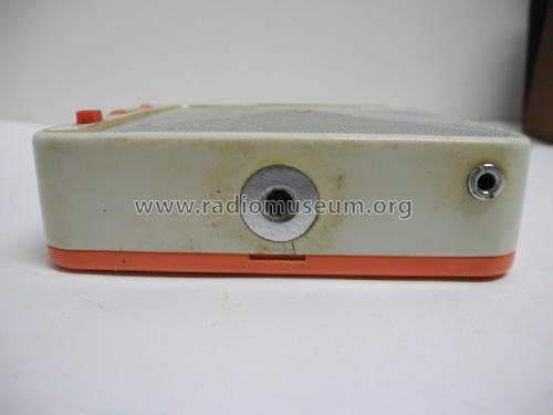 Urelco 8 Transistor 803; United Royal Radio & (ID = 2637627) Radio