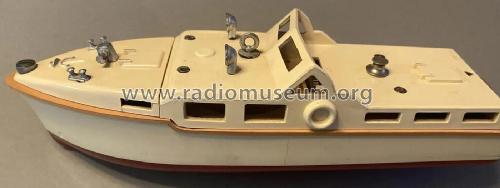 Cabin Cruiser ; Unknown - CUSTOM (ID = 2893490) Radio