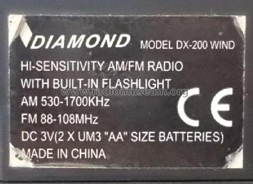 Diamond Hi-sensitivity AM/FM radio with built-in flashlight DX-200 WIND; Unknown - CUSTOM (ID = 2809095) Radio