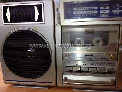 International Multi-Band Stereo Radio Cassette Rec MC2800SW; Unknown - CUSTOM (ID = 1396967) Radio