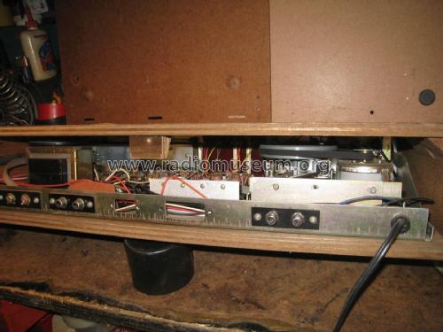 Majesty Solid State AM/FM Stereo 8-Track DN5000A; Unknown - CUSTOM (ID = 2074154) Radio