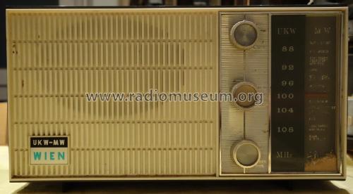 Wien ; Unknown - CUSTOM (ID = 1803314) Radio