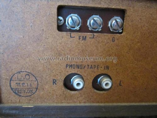 Signet - AM/FM Stereo Radio with 8 Track Player ; Unknown - CUSTOM (ID = 1741783) Radio