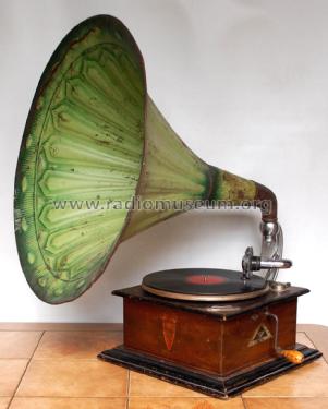 Phonograph general, unknown; Unknown to us - (ID = 1975361) TalkingM