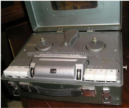 Open-reel tape recorder-dictaphone. P-180M; VILMA National (ID = 435253) Militar