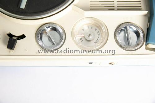 Attache Attaché 5 Transistor Radio-Phonograph 502 ; Viscount (ID = 2694883) Radio