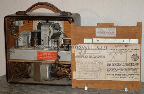 11011 Holiday ; Warwick Mfg. Corp., (ID = 503384) Radio