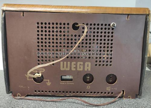 220; Wega, (ID = 2668857) Radio