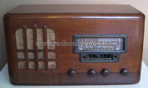 8A31 ; Wells-Gardner & Co.; (ID = 124490) Radio