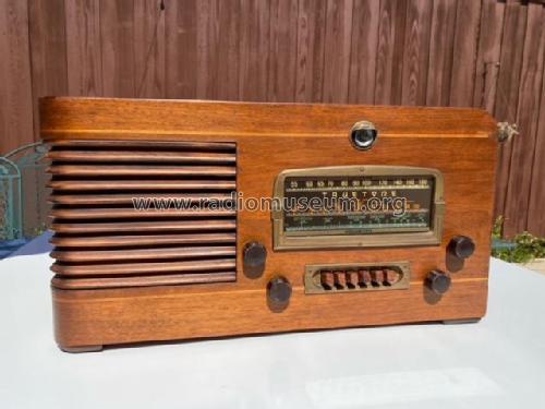 Truetone D-911B; Western Auto Supply (ID = 3041891) Radio