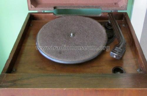 Table Radiogram DGA 559; Westminster Brand, (ID = 3011651) Radio