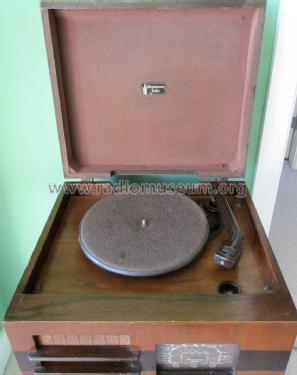 Table Radiogram DGA 559; Westminster Brand, (ID = 3011653) Radio