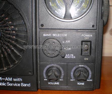 FM-AM with Public Service Band M7; Windsor Industries, (ID = 1519405) Radio