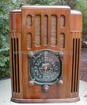 10S130 Ch= 1004; Zenith Radio Corp.; (ID = 72529) Radio