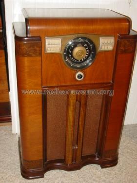 10S568 ; Zenith Radio Corp.; (ID = 83945) Radio