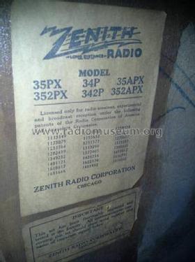 352PX ; Zenith Radio Corp.; (ID = 1800640) Radio