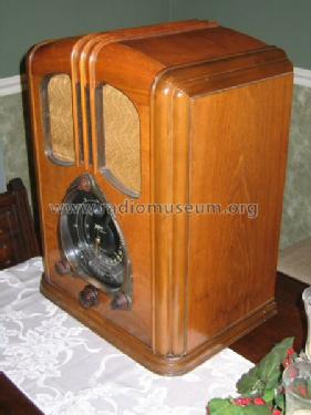 7-S-232AT 'Waltons' Ch=5709AT; Zenith Radio Corp.; (ID = 76315) Radio